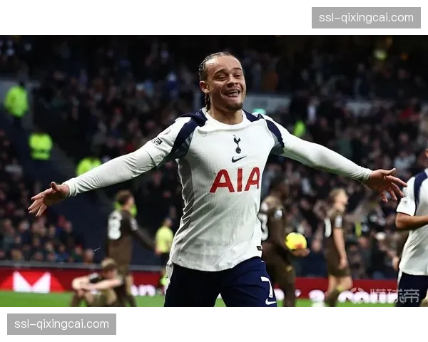 荷兰新星哈维·西蒙斯因俱乐部赛事冲突缺席集训 荷兰新星哈维·西蒙斯因俱乐部赛事冲突缺席集训