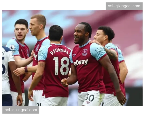 实时:鲍文助攻,安东尼奥头球破门,西汉姆联客场领先 实时:鲍文助攻,安东尼奥头球破门,西汉姆联客场领先